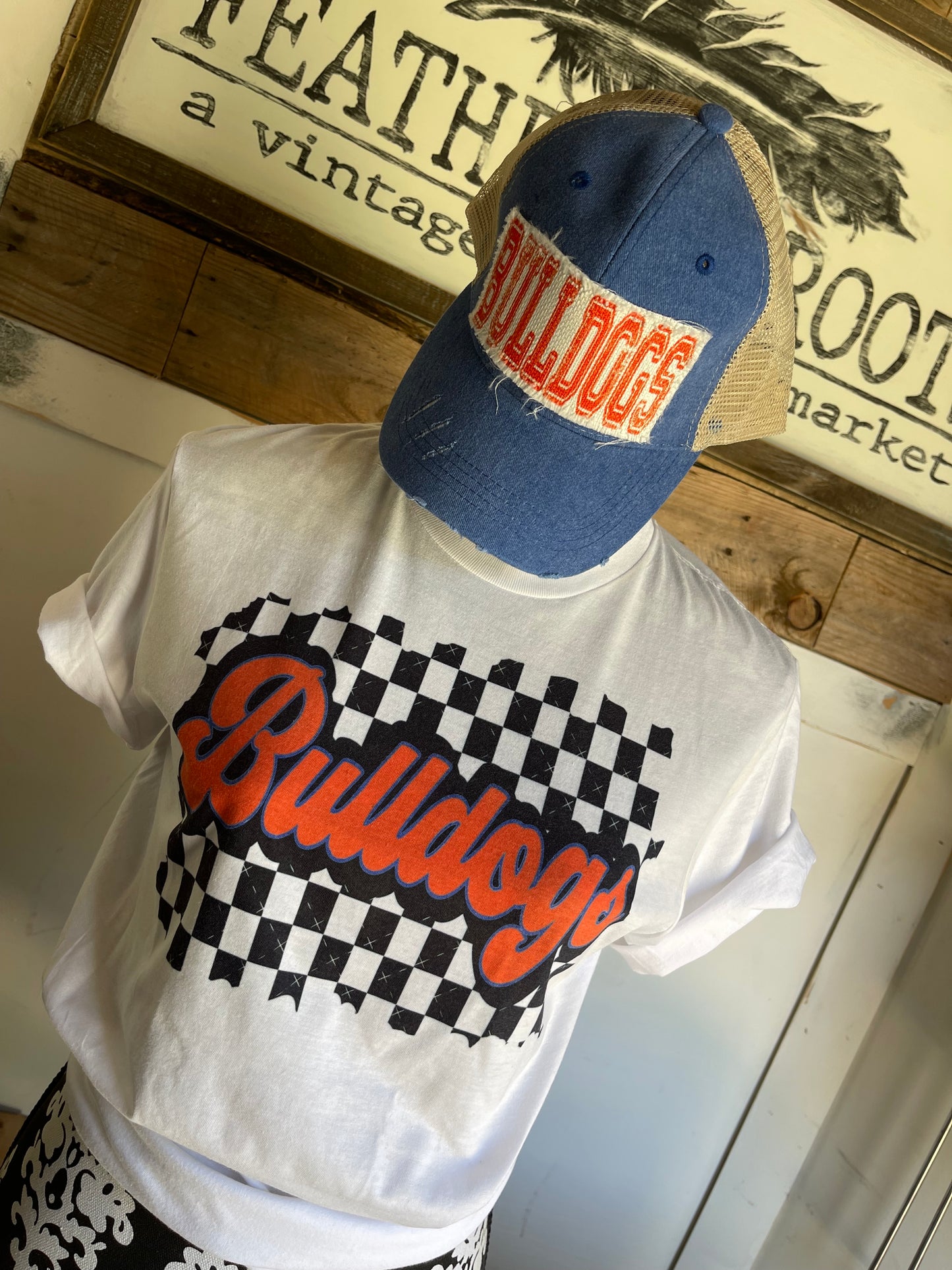 BULLDOG CHECKERED TEE