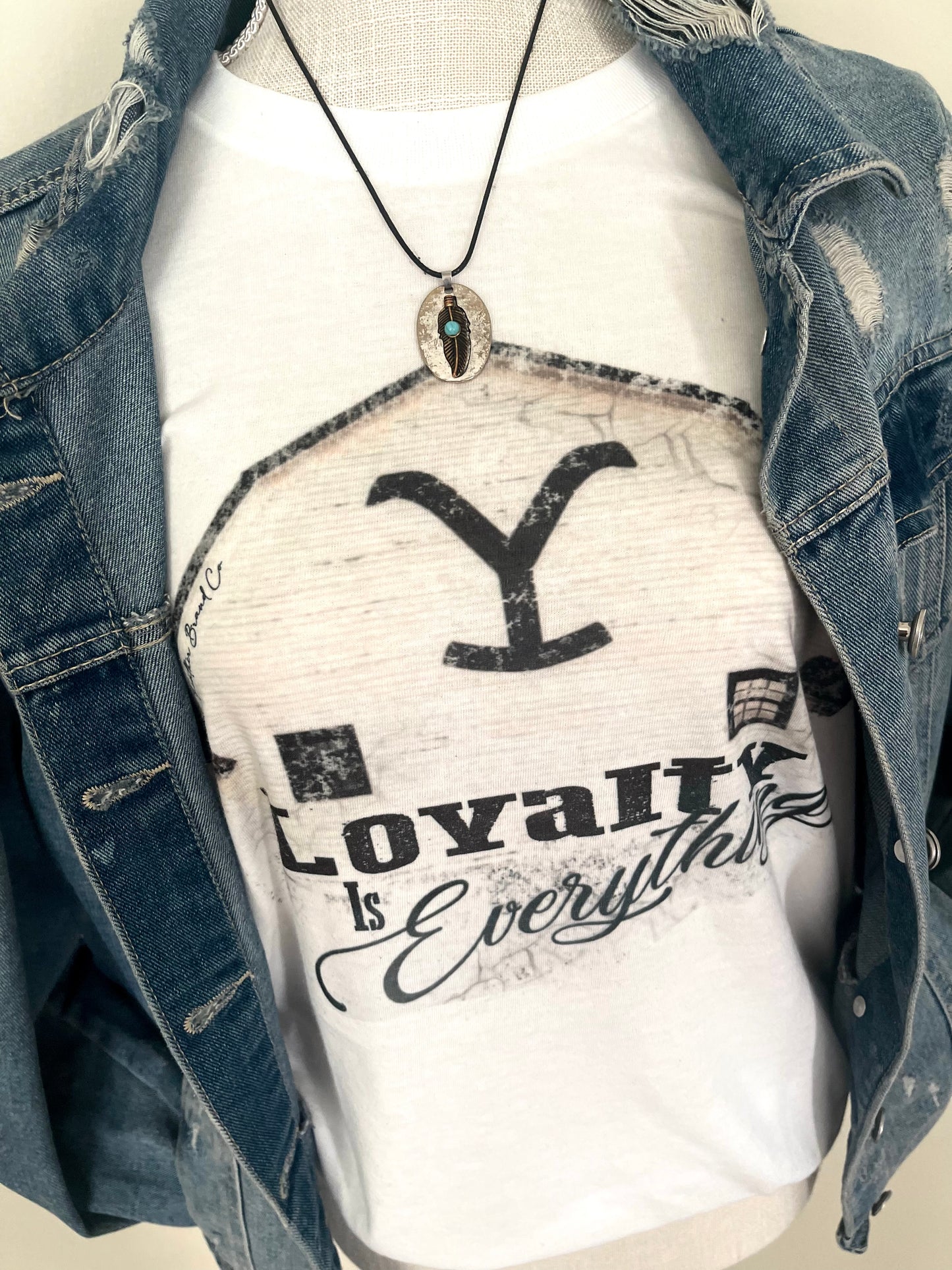YELLOWSTONE - LOYALTY IS EVERYTHING TEE
