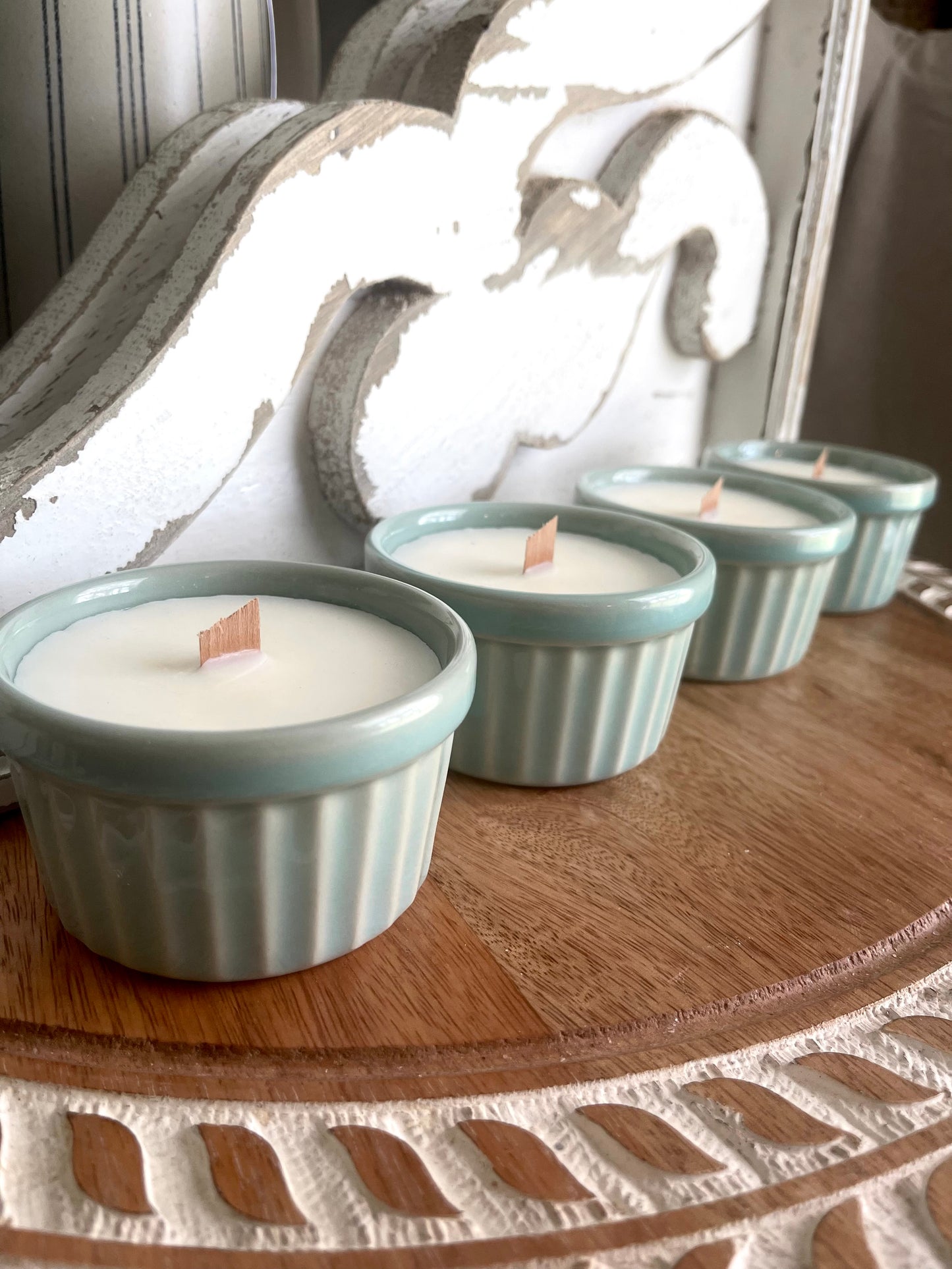 DISTRESSED TURQUOISE JAR