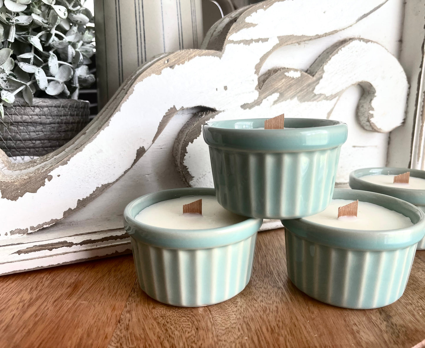 DISTRESSED TURQUOISE JAR