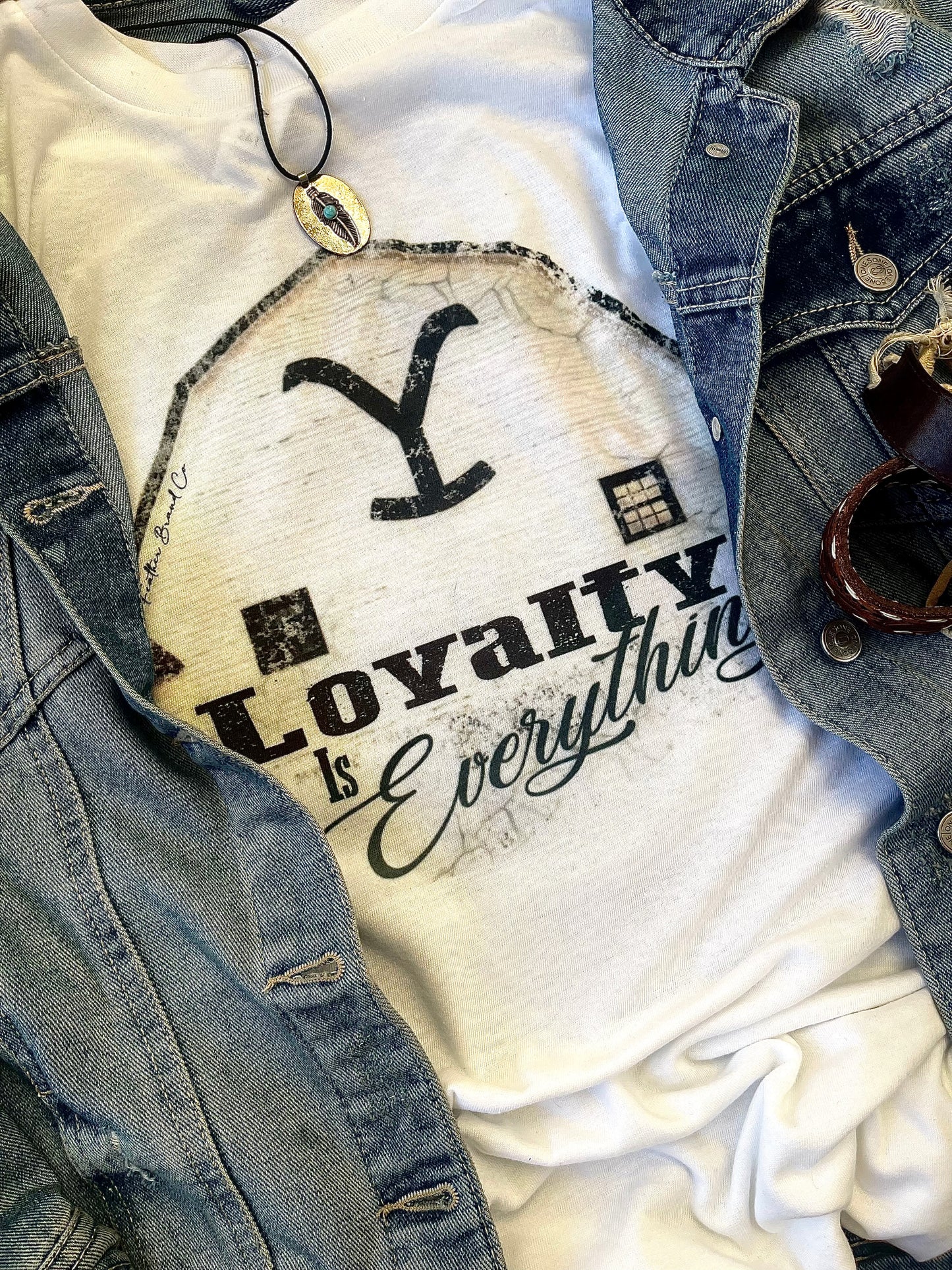 YELLOWSTONE - LOYALTY IS EVERYTHING TEE