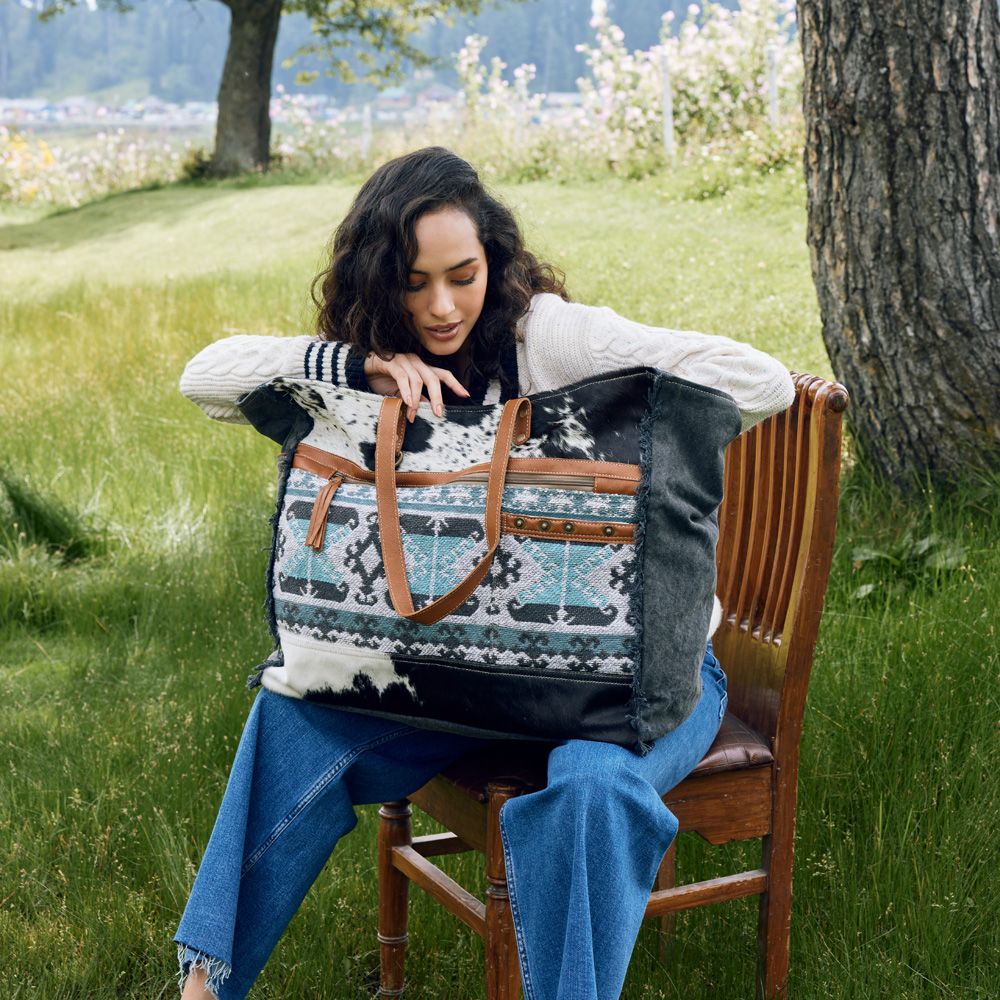 THE BELLA WEEENDER BAG